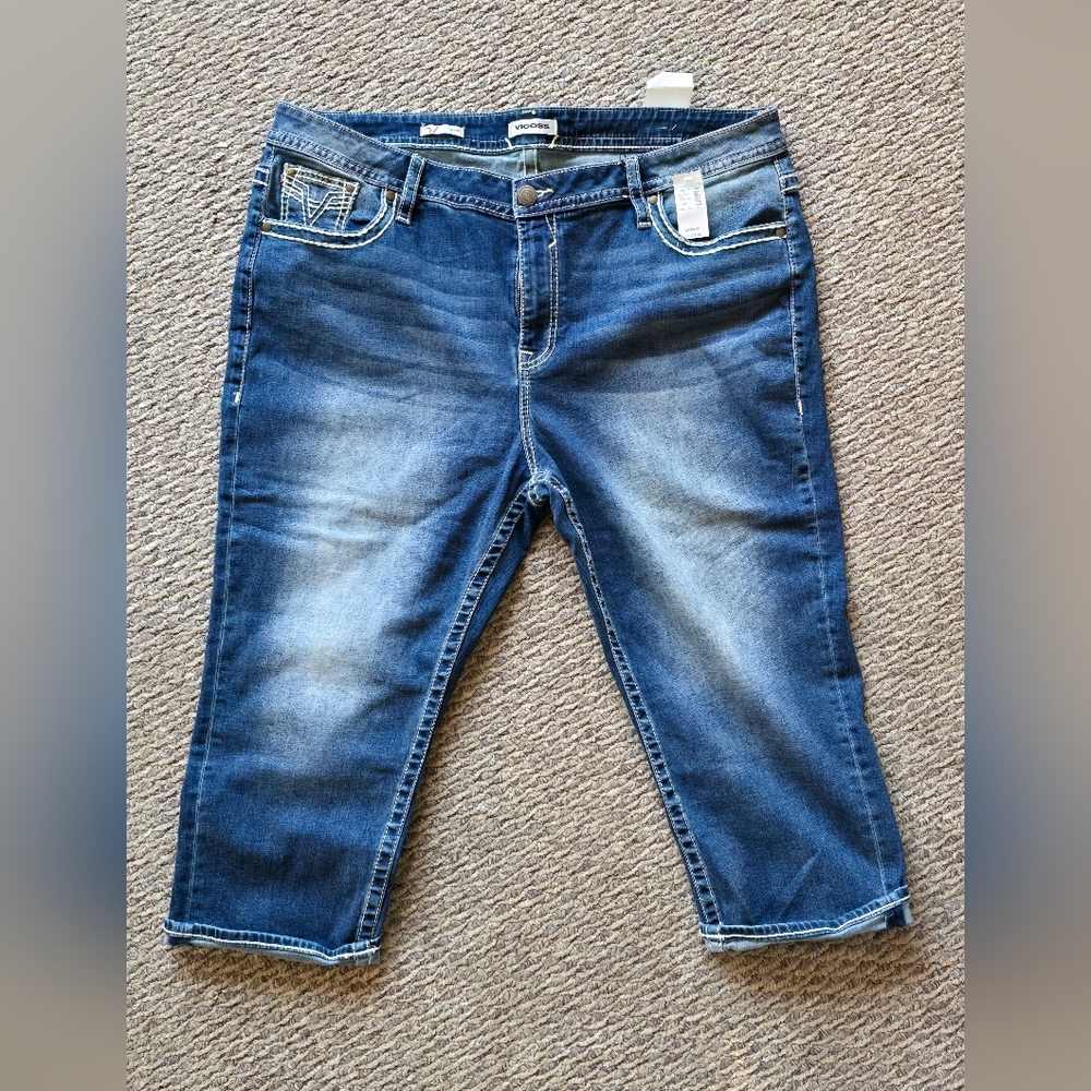 NWT Vigoss Dark Blue Cropped Jeans/Capris